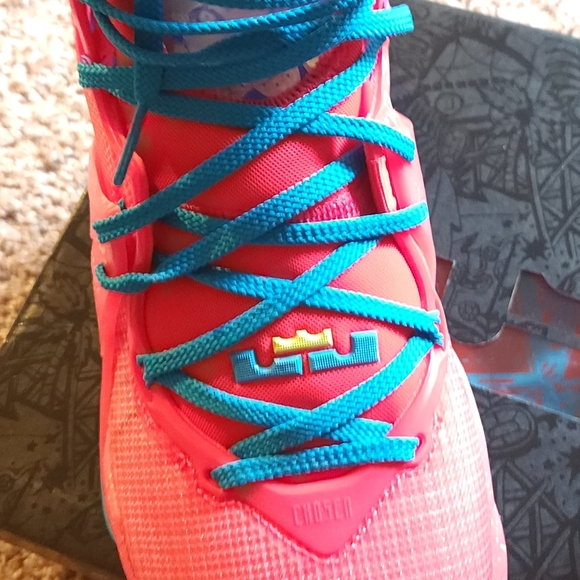 Brand New Mens 9.5 King CroWn Nike Lebron 19s - Picture 5 of 13